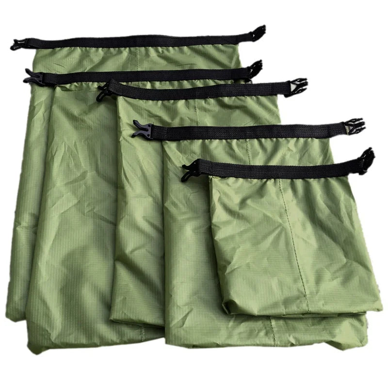 5er-Set Wasserdichte Dry Bags – Outdoor Packsäcke für Camping, Kajak, Wandern & Strand