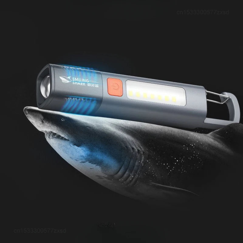 LED-Taschenlampe – Tragbar, Wasserdicht & Zoomfunktion für Camping & Outdoor
