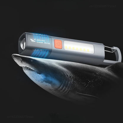 LED-Taschenlampe – Tragbar, Wasserdicht & Zoomfunktion für Camping & Outdoor